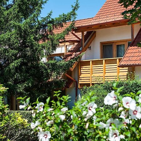 Alina Apartmanhaz Heviz Exterior photo