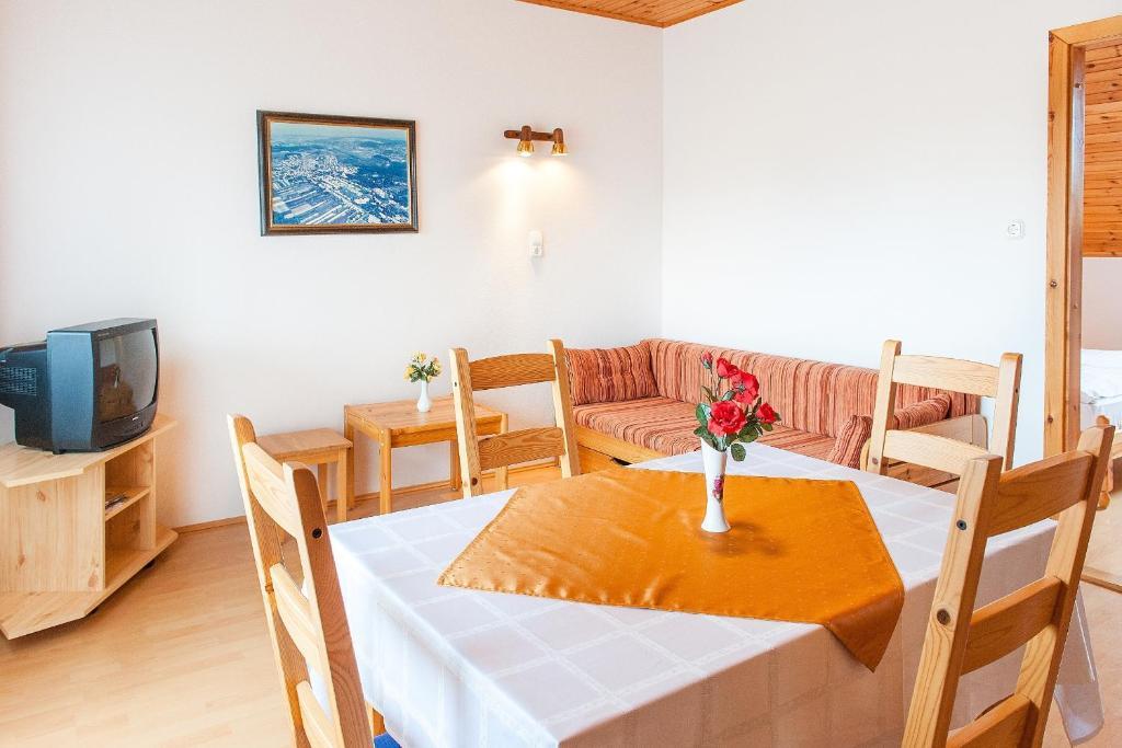 Alina Apartmanhaz Heviz Room photo